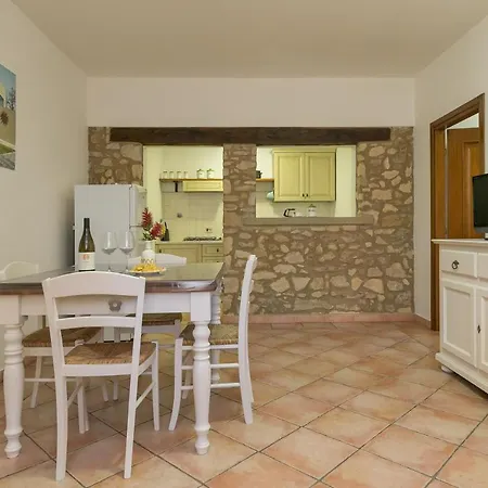 Podere Nuti - 4 Lauro * Cecina (Livorno)